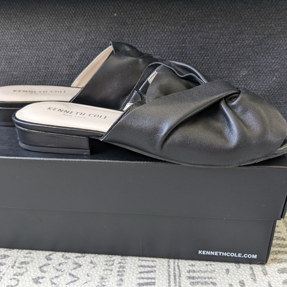 Kenneth Cole Violet Knot Flat Sandal - Picture 2 of 5